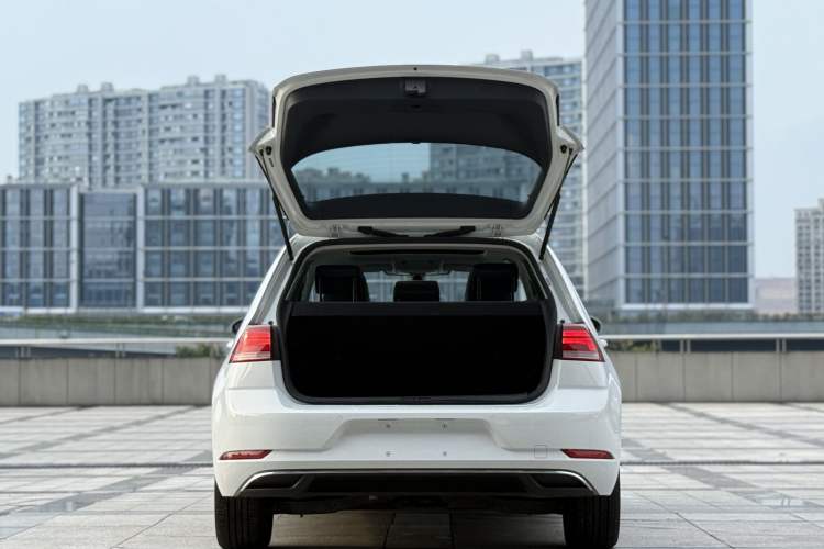 Used Volkswagen Golf Pure Electric 2020 Chari Trunk