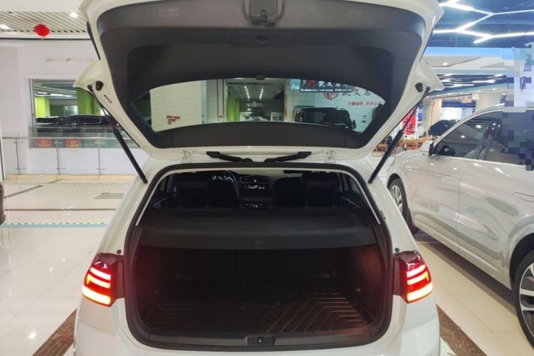 Used Volkswagen Golf Pure Electric 2020 Chari Trunk