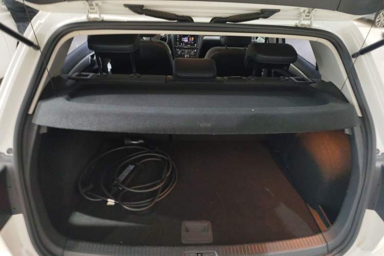 Used Volkswagen Golf Pure Electric 2020 Chari Trunk