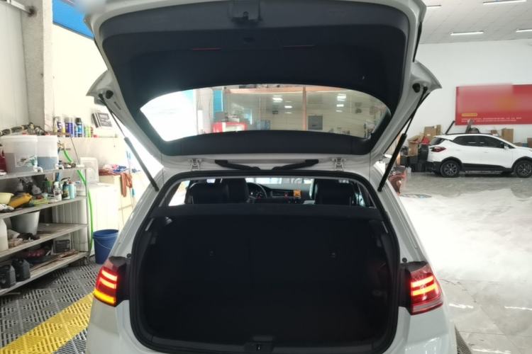 Used Volkswagen Golf Pure Electric 2020 Chari Trunk