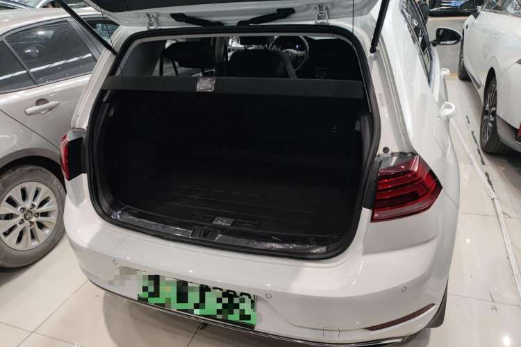 Used Volkswagen Golf Pure Electric 2020 Chari Trunk