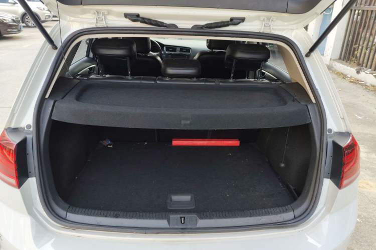 Used Volkswagen Golf Pure Electric 2020 Chari Trunk