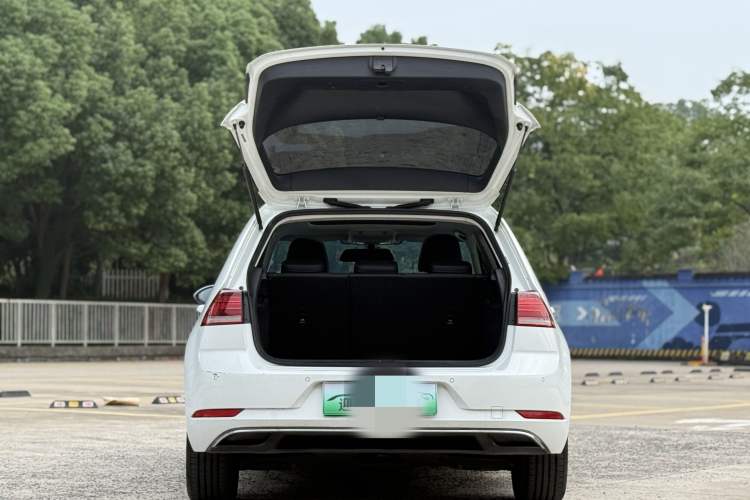 Used Volkswagen Golf Pure Electric 2020 Chari Trunk