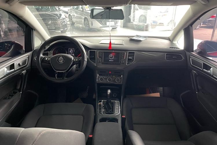 Used Volkswagen Golf Sportsvan 2016 230TSI Automatic Trend Edition Interior 1