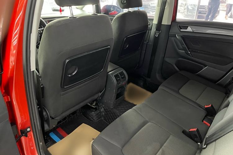 Used Volkswagen Golf Sportsvan 2016 230TSI Automatic Trend Edition Interior 3