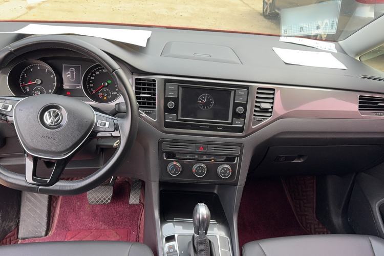 Used Volkswagen Golf Sportsvan 2018 2nd Anniversary Edition 230TSI Automatic Trendy Version Interior 3