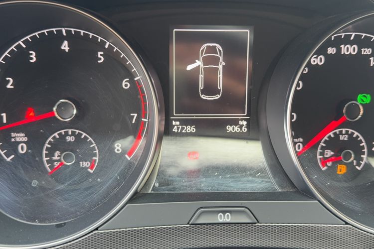 Used Volkswagen Golf Sportsvan 2018 2nd Anniversary Edition 230TSI Automatic Trendy Version Odometer Close Up