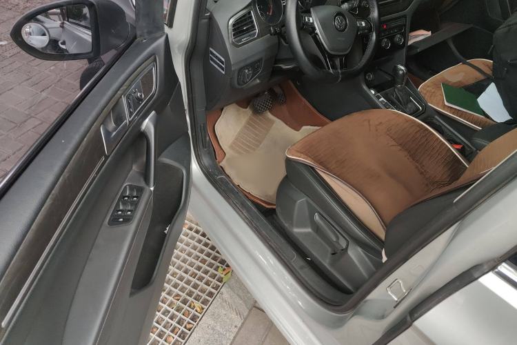 Used Volkswagen Golf Sportsvan 2016 280TSI Automatic Luxury Model Interior 3