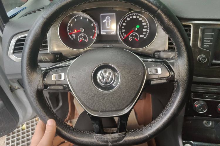 Used Volkswagen Golf Sportsvan 2016 280TSI Automatic Luxury Model Steering Wheel