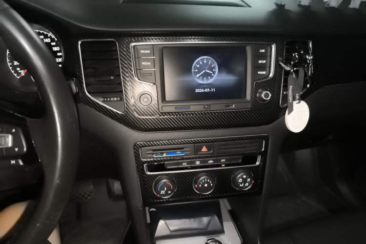 Used Volkswagen Golf Sportsvan 2016 230TSI Automatic Trend Edition Audio And AC Panel