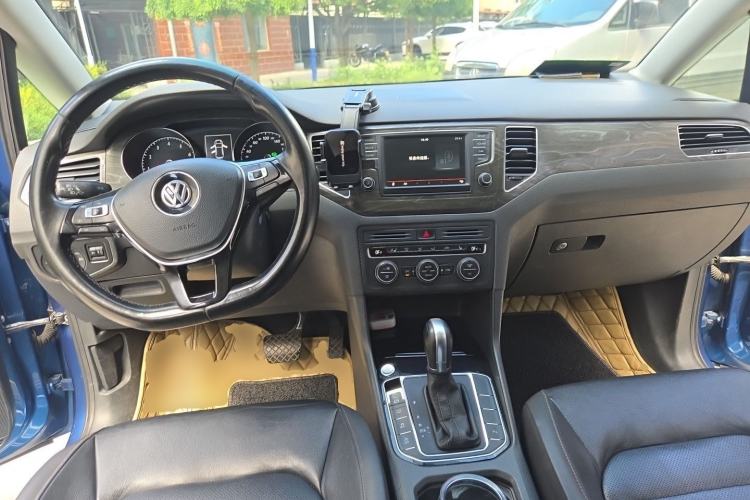 Used Volkswagen Golf Sportsvan 2016 280TSI Automatic Flagship Model Center Console