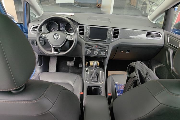 Used Volkswagen Golf Sportsvan 2016 280TSI Automatic Luxury Model Center Console