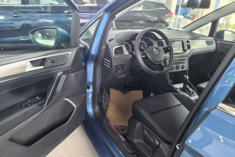 Used Volkswagen Golf Sportsvan 2016 1.6L Automatic Comfort Model Driver Seat