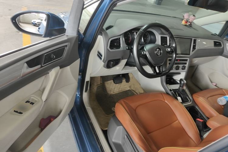 Used Volkswagen Golf Sportsvan 2016 230TSI Automatic Trend Edition Driver Seat