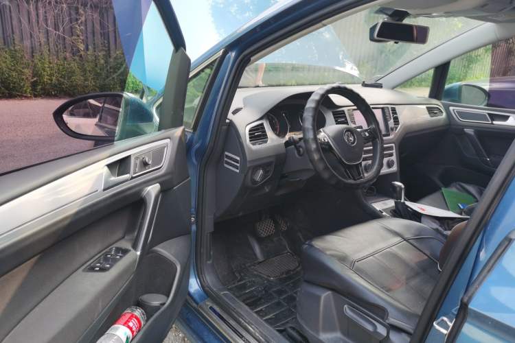 Used Volkswagen Golf Sportsvan 2016 230TSI Automatic Trend Edition Driver Seat