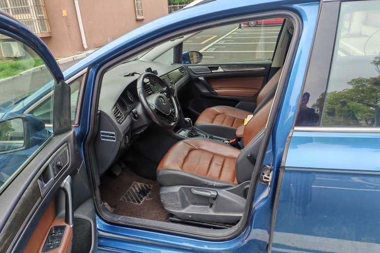 Used Volkswagen Golf Sportsvan 2016 280TSI Automatic Luxury Model Driver Seat