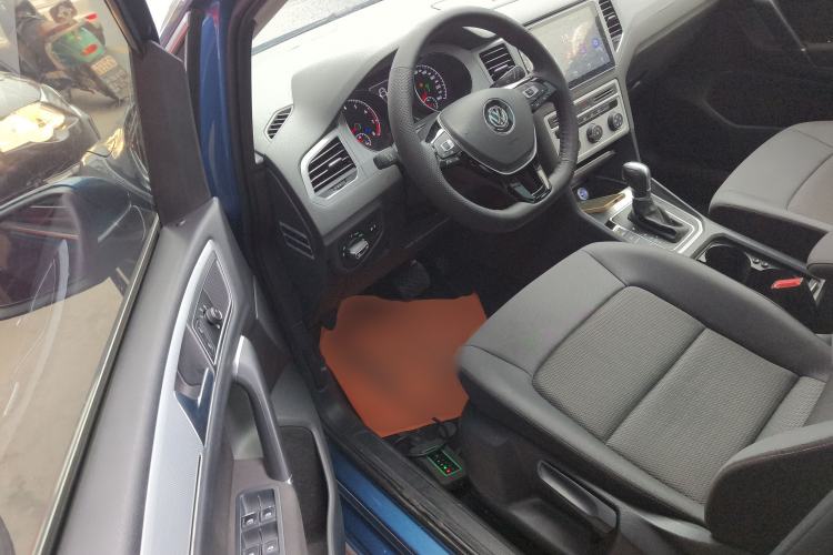 Used Volkswagen Golf Sportsvan 2016 230TSI Automatic Trend Edition Driver Seat