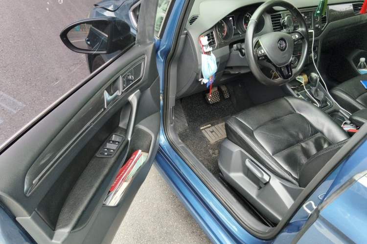 Used Volkswagen Golf Sportsvan 2016 230TSI Automatic Trend Edition Driver Seat
