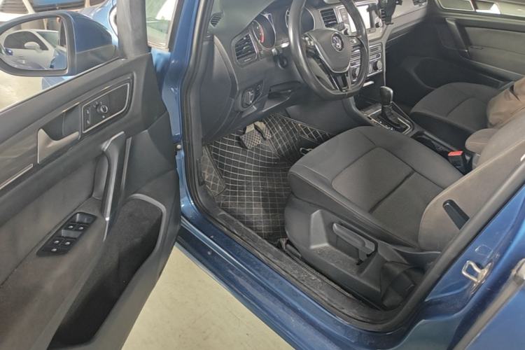 Used Volkswagen Golf Sportsvan 2016 230TSI Automatic Trend Edition Driver Seat