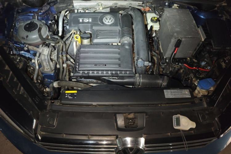 Used Volkswagen Golf Sportsvan 2016 230TSI Automatic Trend Edition Engine Bay