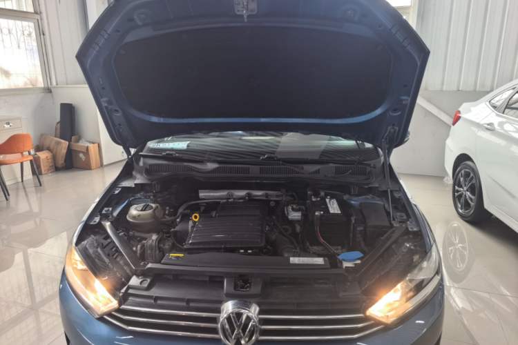 Used Volkswagen Golf Sportsvan 2016 1.6L Automatic Comfort Model Engine Bay