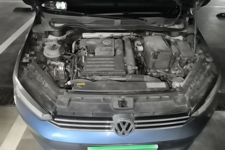 Used Volkswagen Golf Sportsvan 2016 230TSI Automatic Trend Edition Engine Bay