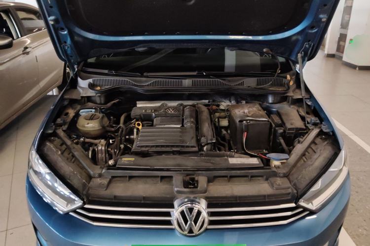 Used Volkswagen Golf Sportsvan 2016 230TSI Automatic Luxury Version Engine Bay