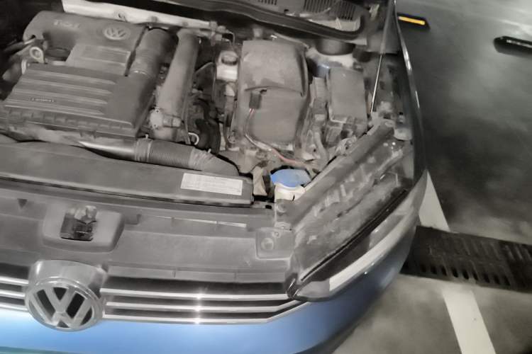 Used Volkswagen Golf Sportsvan 2016 230TSI Automatic Trend Edition Engine Bay Left