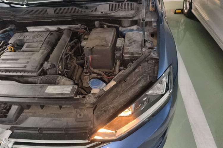 Used Volkswagen Golf Sportsvan 2016 230TSI Automatic Trend Edition Engine Bay Left