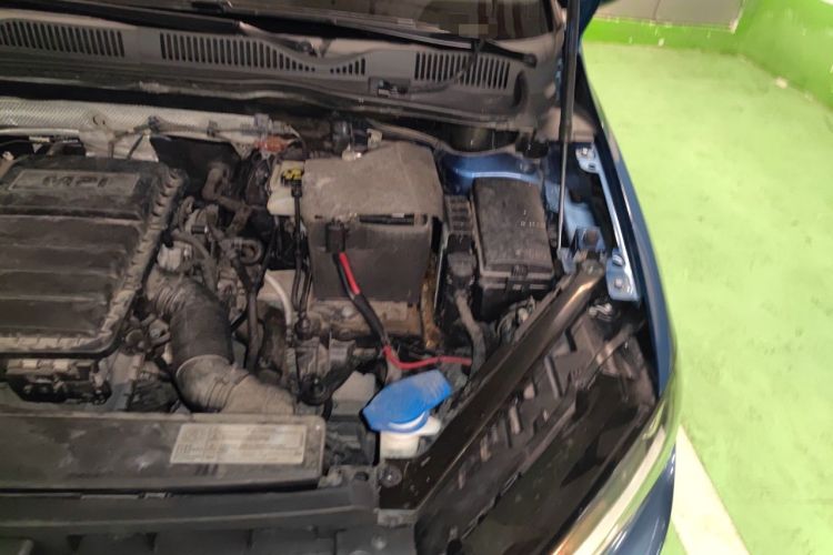 Used Volkswagen Golf Sportsvan 2016 1.6L Automatic Comfort Model Engine Bay Left