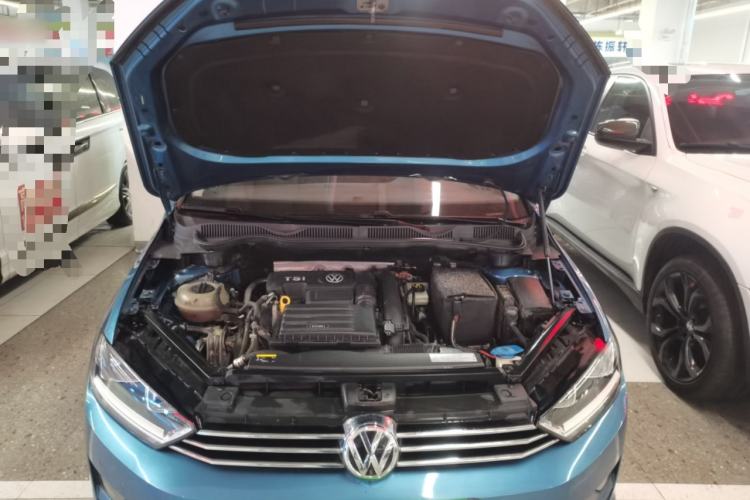 Used Volkswagen Golf Sportsvan 2016 230TSI Automatic Trend Edition Engine Bay