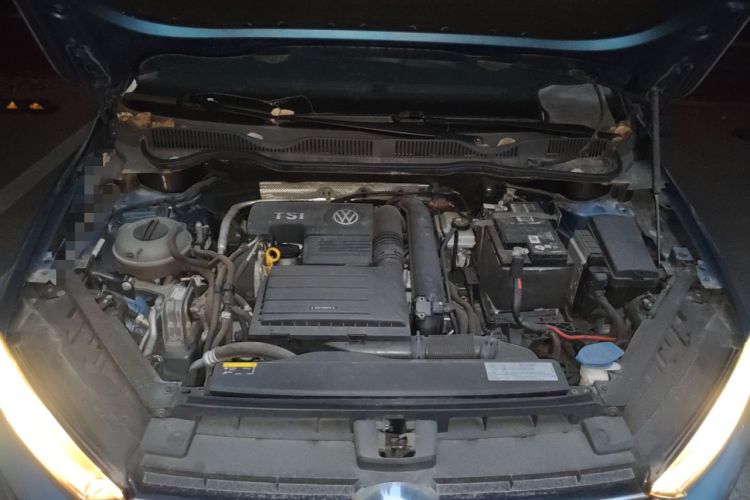 Used Volkswagen Golf Sportsvan 2016 230TSI Automatic Trend Edition Engine Bay