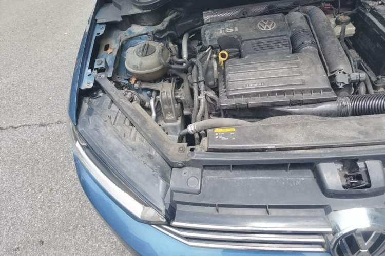 Used Volkswagen Golf Sportsvan 2016 230TSI Automatic Trend Edition Engine Bay Right