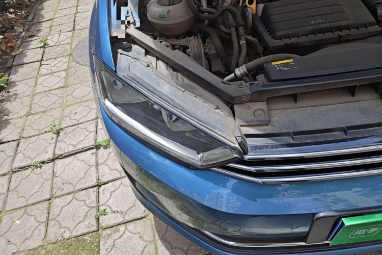 Used Volkswagen Golf Sportsvan 2016 230TSI Automatic Luxury Version Engine Bay Right