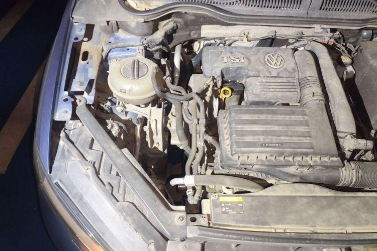 Used Volkswagen Golf Sportsvan 2016 230TSI Automatic Trend Edition Engine Bay Right