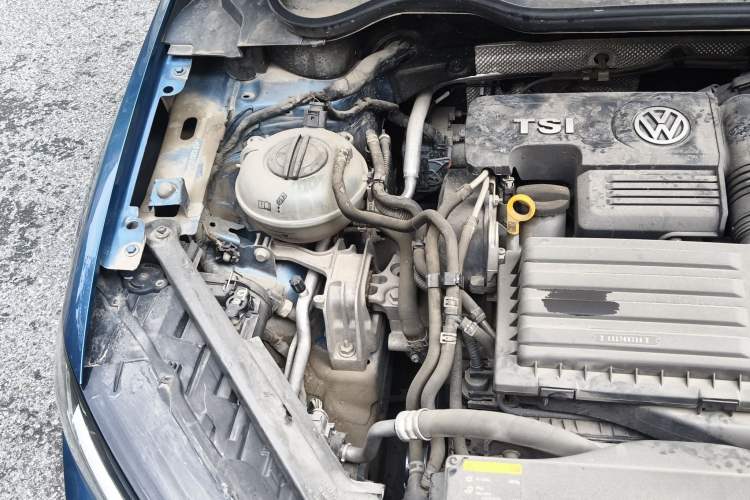 Used Volkswagen Golf Sportsvan 2016 280TSI Automatic Flagship Model Engine Bay Right
