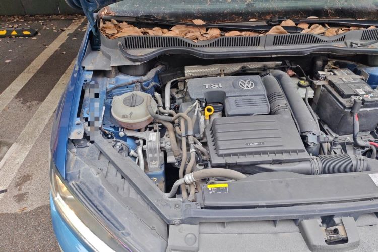 Used Volkswagen Golf Sportsvan 2016 230TSI Automatic Trend Edition Engine Bay Right