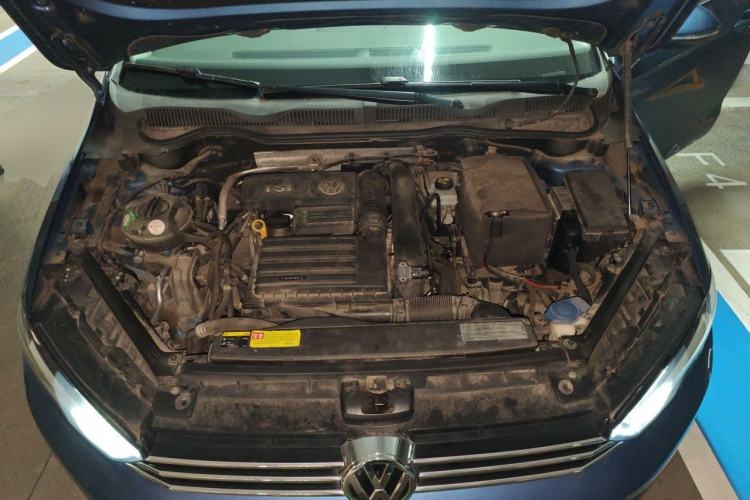 Used Volkswagen Golf Sportsvan 2016 230TSI Automatic Trend Edition Engine Bay
