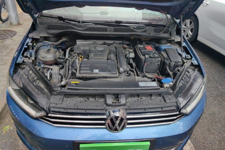 Used Volkswagen Golf Sportsvan 2016 230TSI Automatic Trend Edition Engine Bay