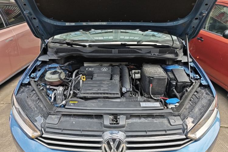 Used Volkswagen Golf Sportsvan 2016 230TSI Automatic Luxury Version Engine Bay
