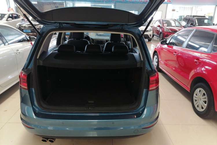 Used Volkswagen Golf Sportsvan 2016 230TSI Manual Entry-Level Trim Exterior 4