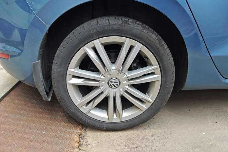 Used Volkswagen Golf Sportsvan 2016 230TSI Automatic Luxury Version Exterior 5