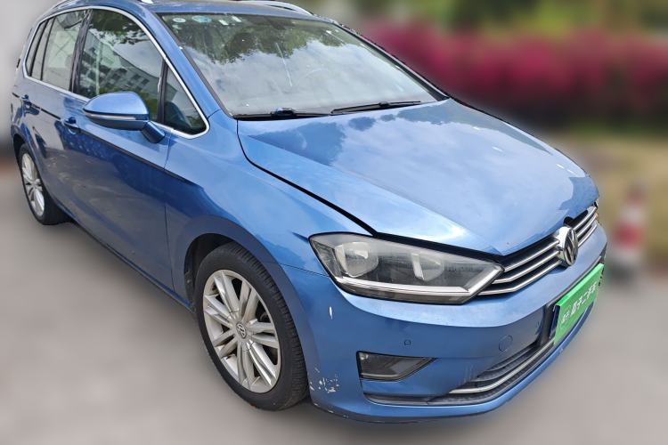 Used Volkswagen Golf Sportsvan 2016 280TSI Automatic Luxury Model Front Right 45 Deg