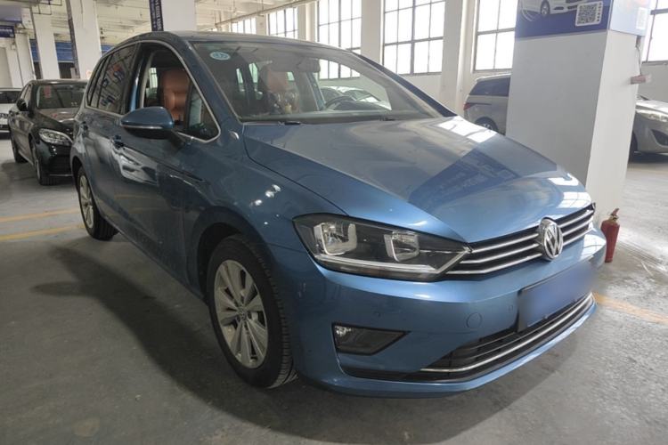 Used Volkswagen Golf Sportsvan 2016 230TSI Automatic Trend Edition Front Right 45 Deg
