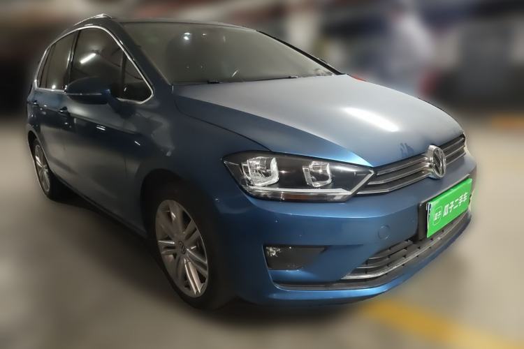 Used Volkswagen Golf Sportsvan 2016 230TSI Automatic Luxury Version Front Right 45 Deg