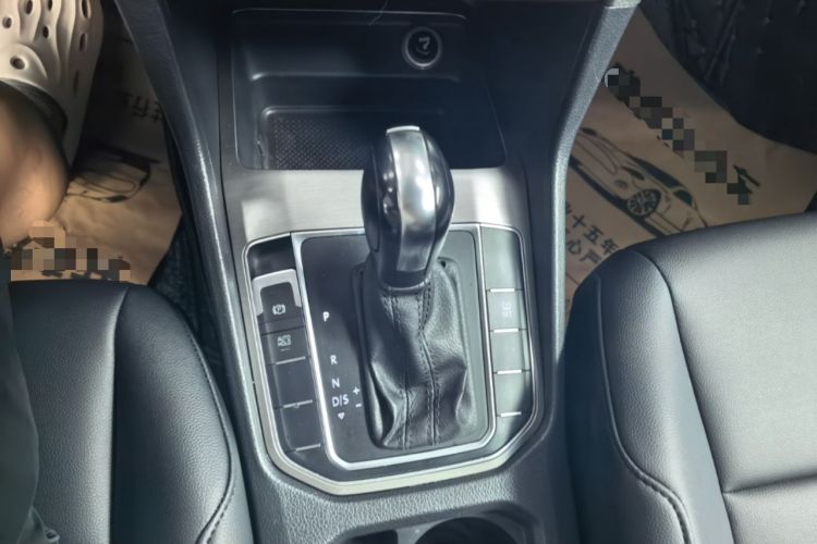 Used Volkswagen Golf Sportsvan 2016 1.6L Automatic Comfort Model Gear Lever