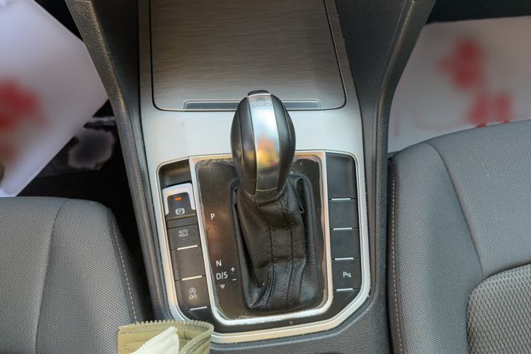 Used Volkswagen Golf Sportsvan 2016 230TSI Automatic Trend Edition Gear Lever