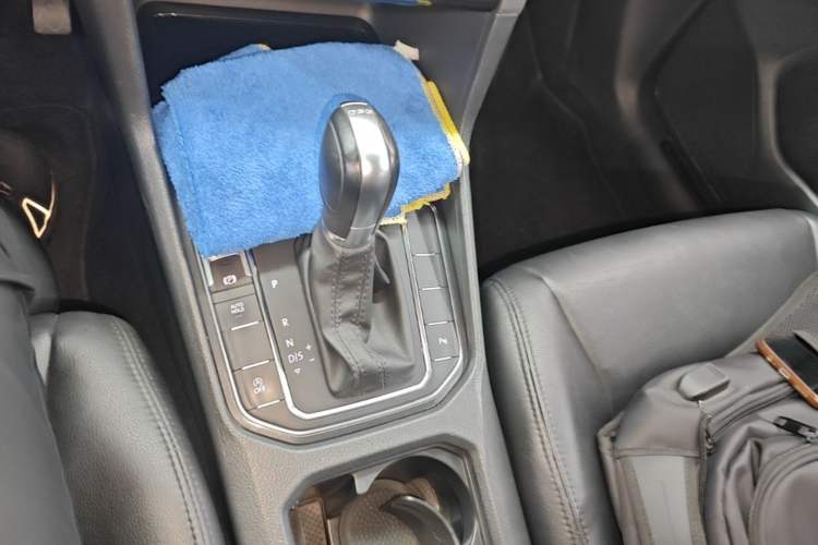 Used Volkswagen Golf Sportsvan 2016 230TSI Automatic Trend Edition Gear Lever