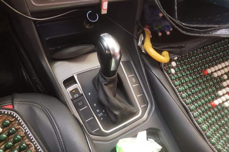 Used Volkswagen Golf Sportsvan 2016 1.6L Automatic Comfort Model Gear Lever