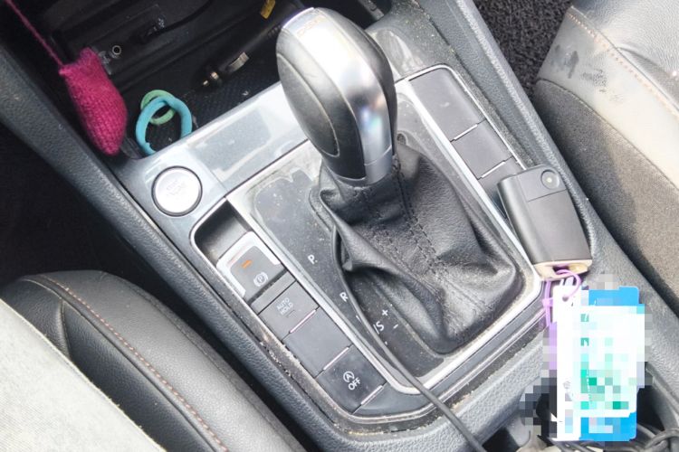 Used Volkswagen Golf Sportsvan 2016 280TSI Automatic Flagship Model Gear Lever